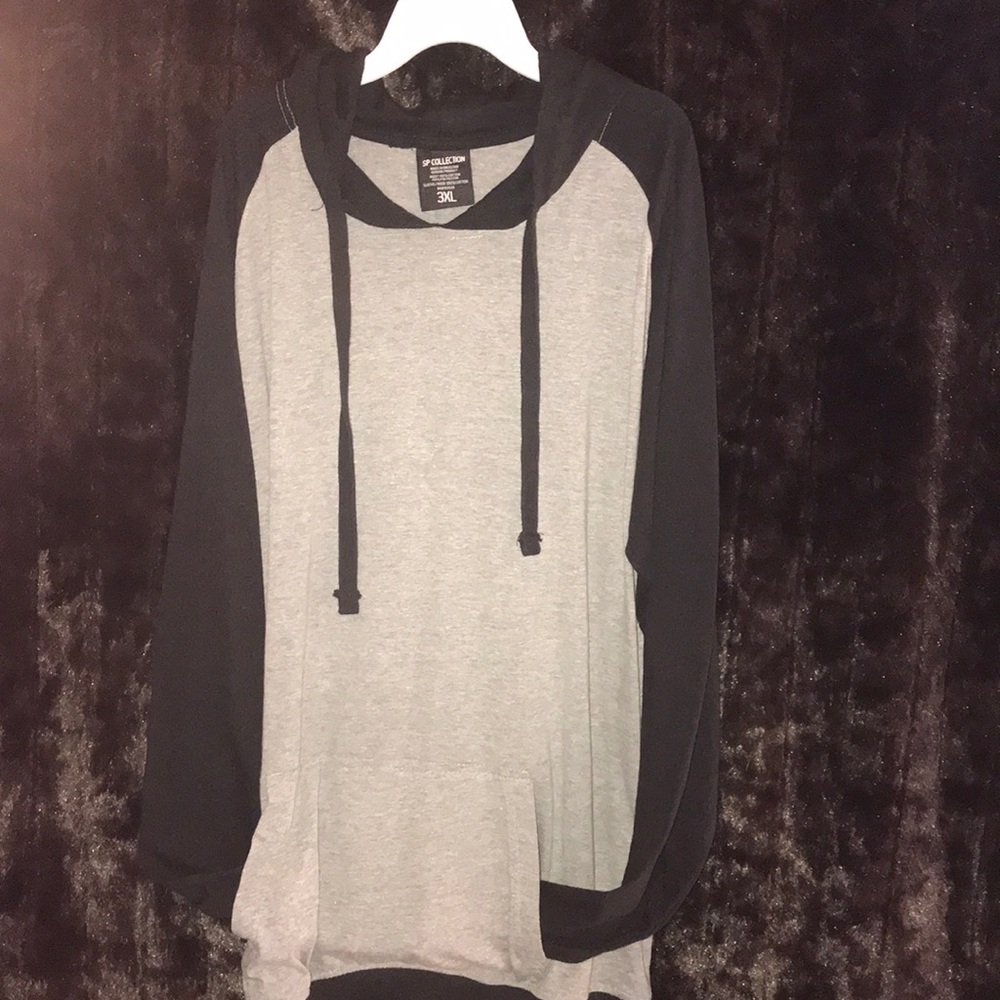 Unisex pullover. Never worn. Size 3XL hooded